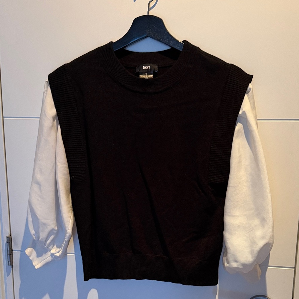 DKNY women’s   Crewneck Sweater in knit Black and White satin puff sleeves